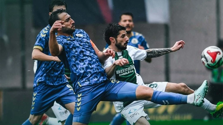 Bursaspor Menemen'de Liderliği Aldı